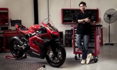 Panigale V4 SP2 của ông trùm Minh nhựa có gì mà giá ngang Camry