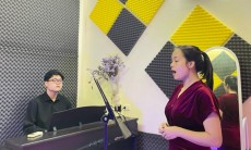 Người người đi học, nhà nhà đi học luyện thanh để hát karaoke