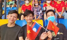 Cổ động viên Việt Nam tạo hình ảnh đẹp ở SEA Games 32