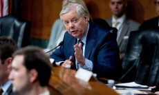 Thượng nghị sĩ Lindsey Graham nói gì sau khi bị truy nã