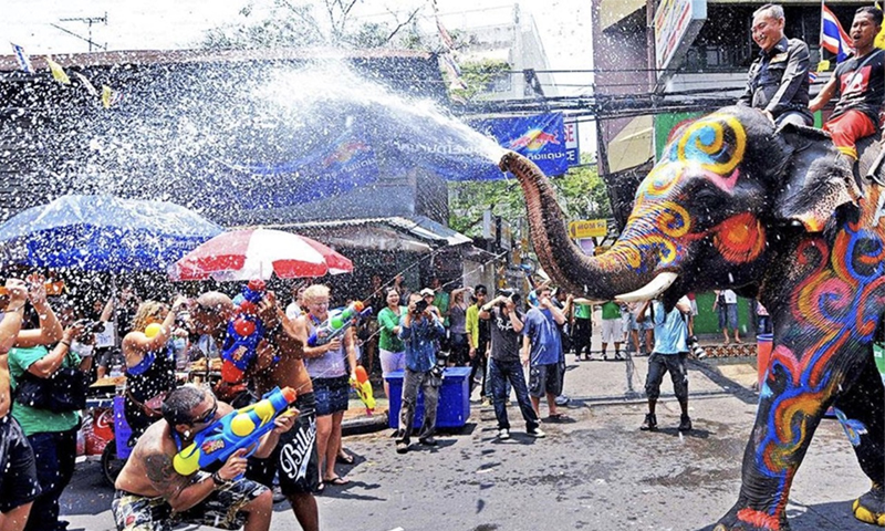  Lễ hội té nước Songkran 