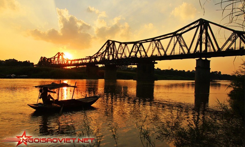 Cầu Long Biên