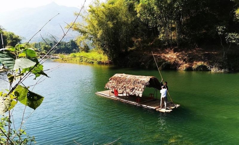 Du lịch Pù Luông tại Suối Chàm cho bạn cảm giác lênh đênh sông nước