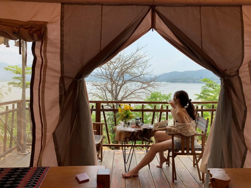 Lak Tented Camp là điểm lưu trú được đánh giá cao khi du lịch Buôn Ma Thuột