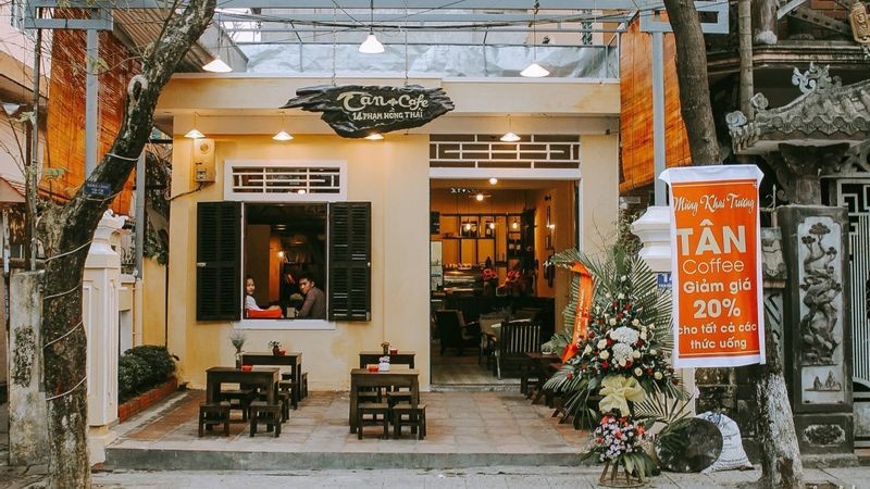 Tân Cafe mang vẻ đẹp hoài cổ, nơi có món cà phê muối ngon ở Huế