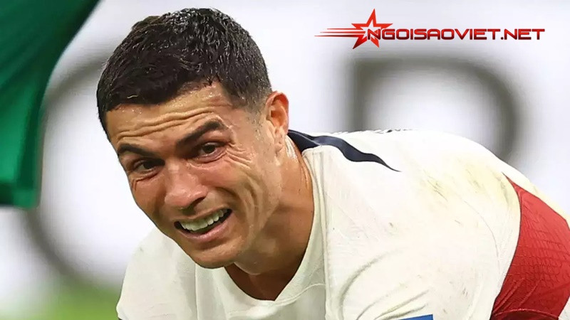 Cristiano Ronaldo tuyệt vọng trong trận Bồ Đào Nha thua Morocco tại tứ kết