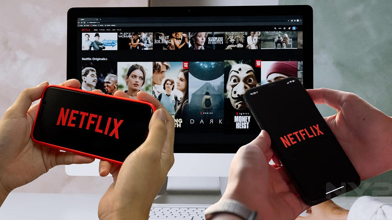 Người dùng chia sẻ tài khoản Netflix sẽ phải đóng phí