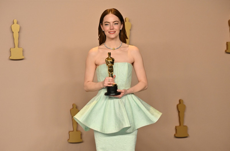 Emma Stone: Hành Trình Từ Bạn Gái Người Nhện Đến Mỹ Nhân 2 Lần Đoạt Giải Oscar