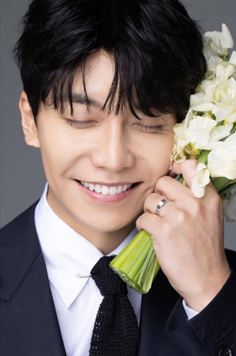 Lee Seung Gi cảm ơn trân thành với những khán giả sau hôn lễ