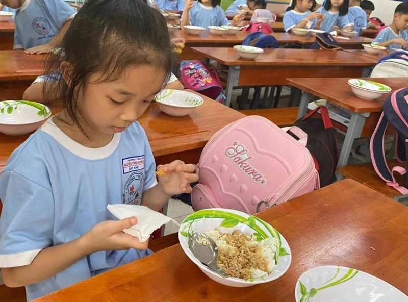 côn trùng trong bữa sáng