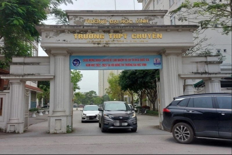 Trường THPT chuyên Đại học Vinh nơi có nữ sinh tự tử