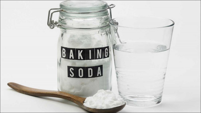 Sử dụng baking soda và nước làm sạch khoang miệng